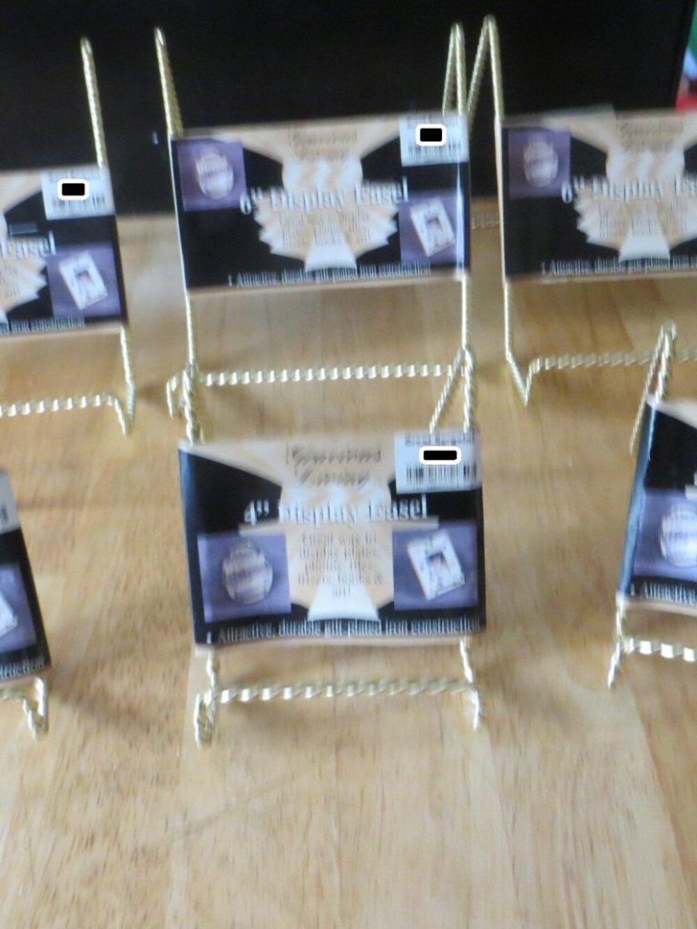 Set of 6 Plate Stands/Display Easels, 3each of 4 and 6 Inches, Gold